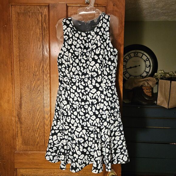 Banana Republic Geo Print Midi Dress Size 4 Sleeveless Navy & White Flare NWT - Picture 1 of 10